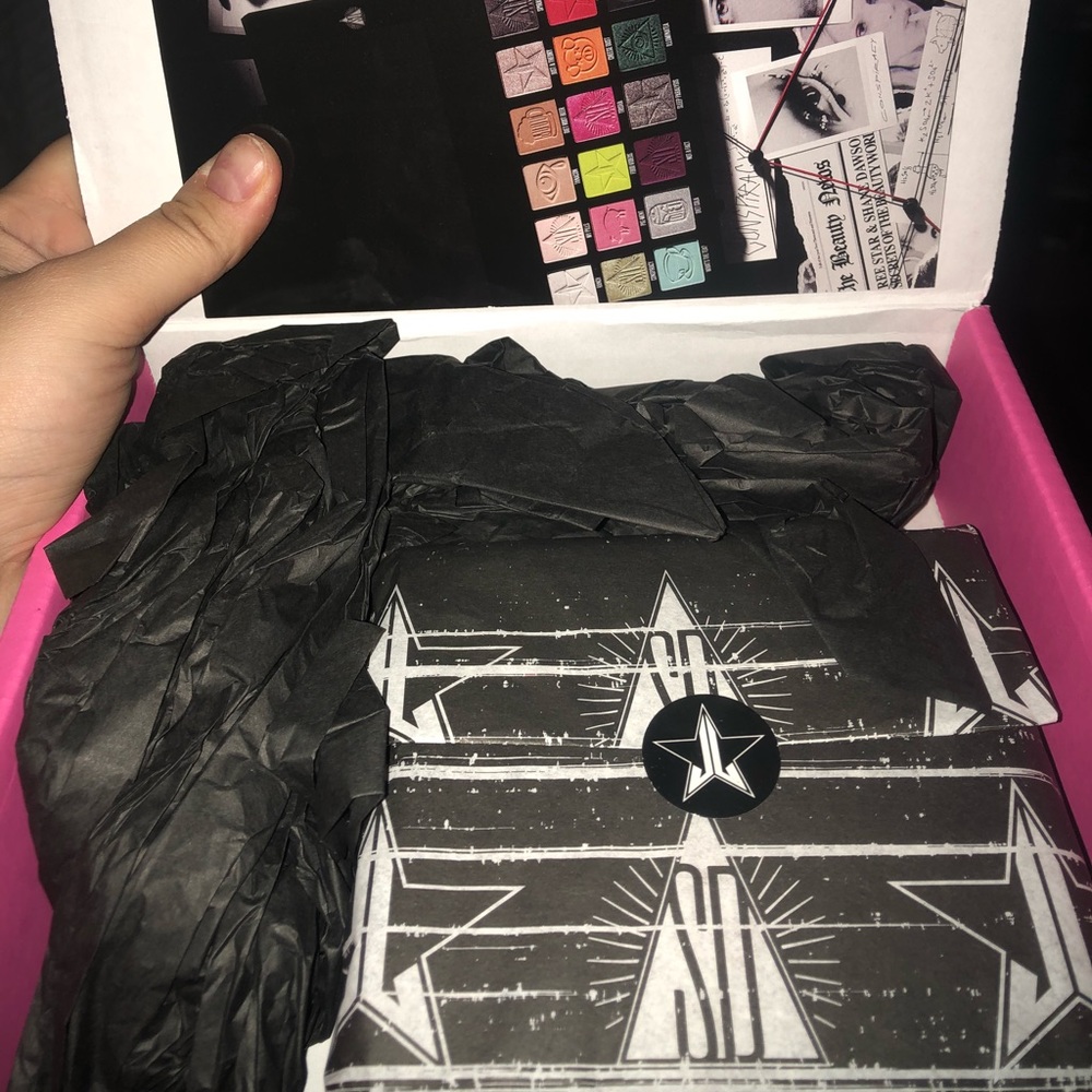 Brand New Mini Controversy Palette